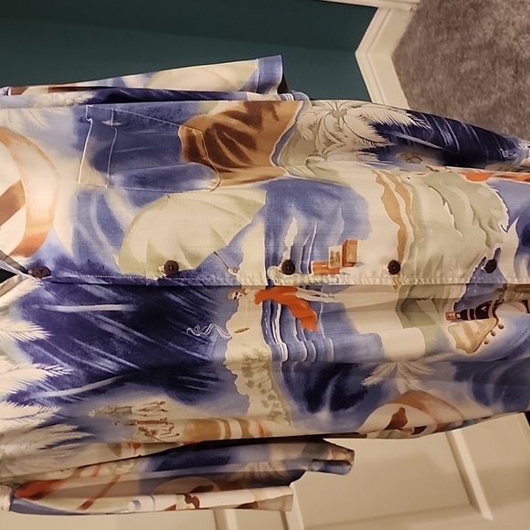 Tommy Bahama Short Sleeved 100% Silk Camp Shirt Abstract Print The Band - Picture 3 of 11